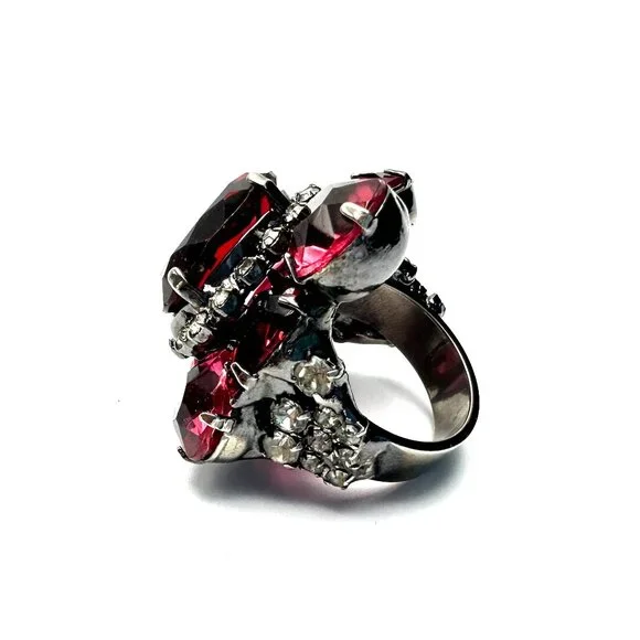 Vintage 1980s Robert Sorrell Cocktail Cluster Ring—Massive Red Pink Rhinestones - Picture 2 of 11